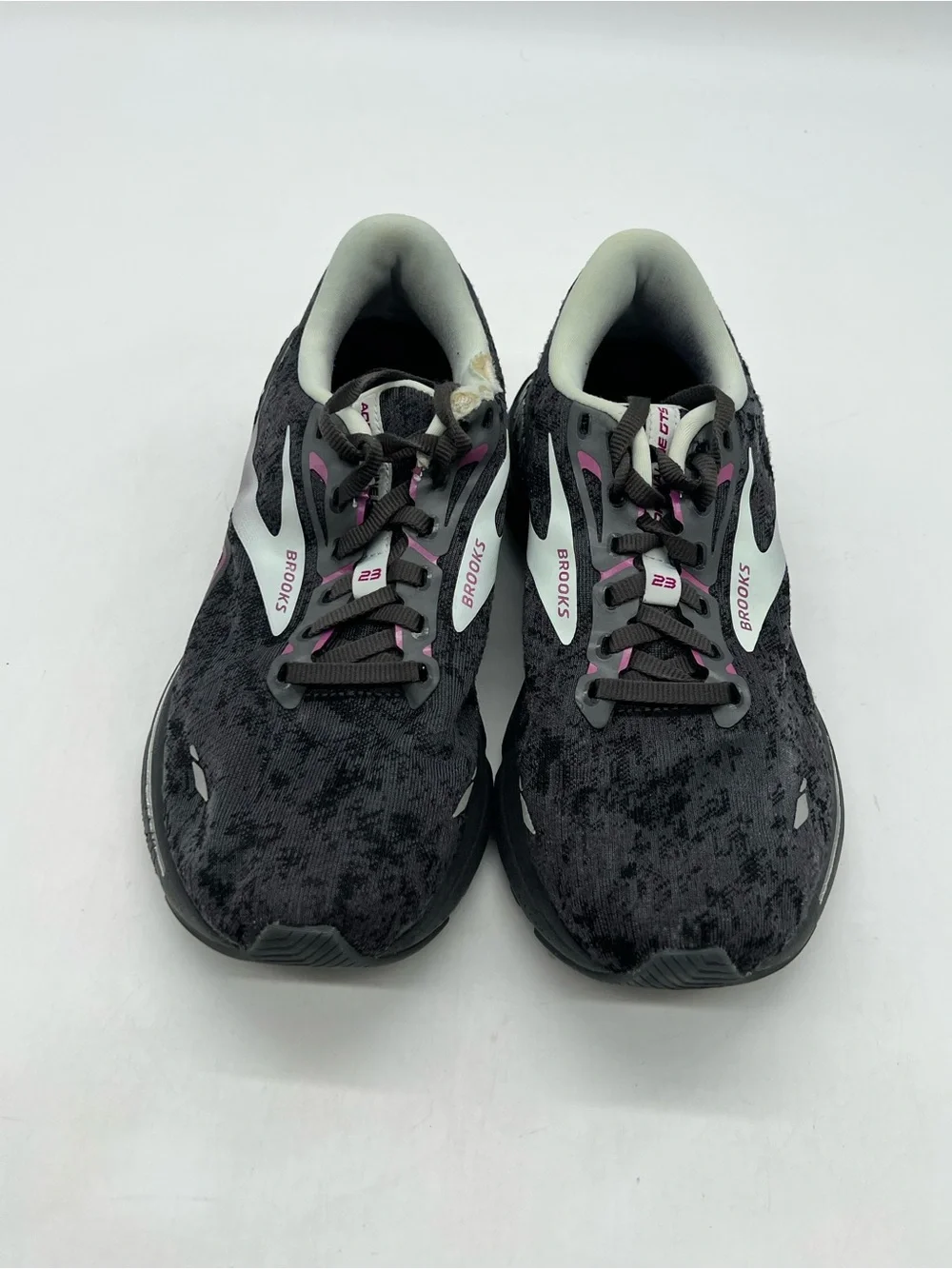 Brooks Adrenaline GTS 23 Womens Size 8 Running Shoes Sneakers 1203811D072